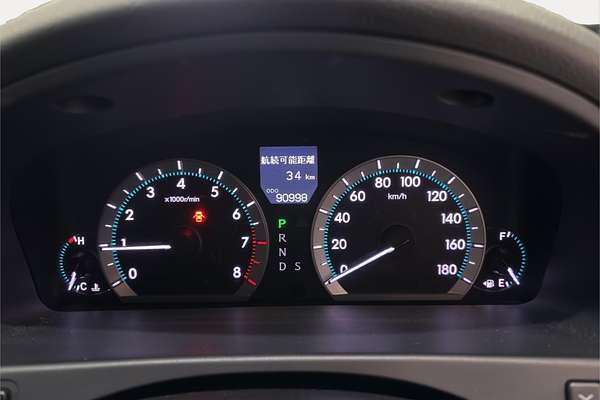 2010 Toyota Crown Majesta URS206