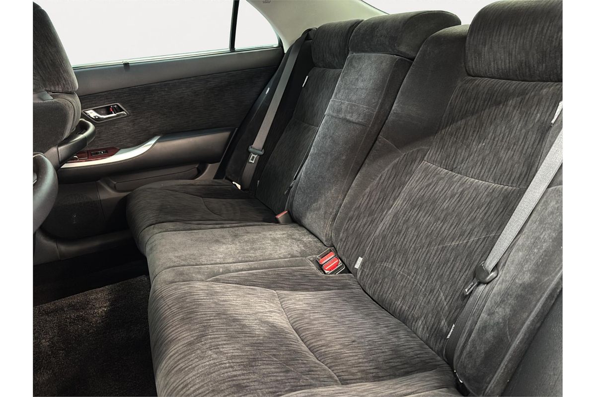 2010 Toyota Crown Majesta URS206