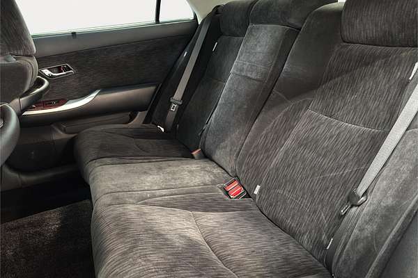 2010 Toyota Crown Majesta URS206