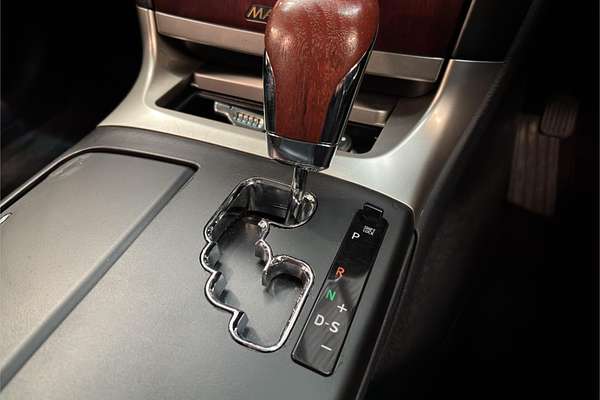2010 Toyota Crown Majesta URS206