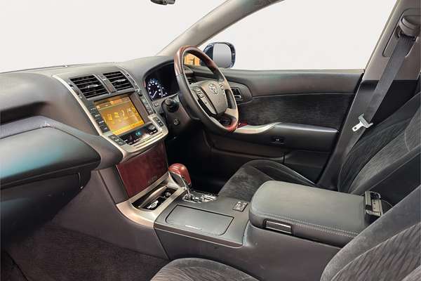 2010 Toyota Crown Majesta URS206