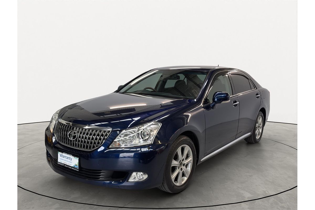 2010 Toyota Crown Majesta URS206