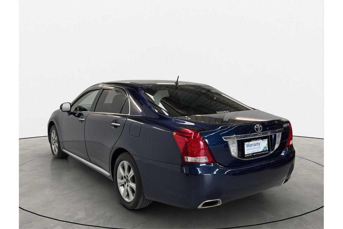 2010 Toyota Crown Majesta URS206