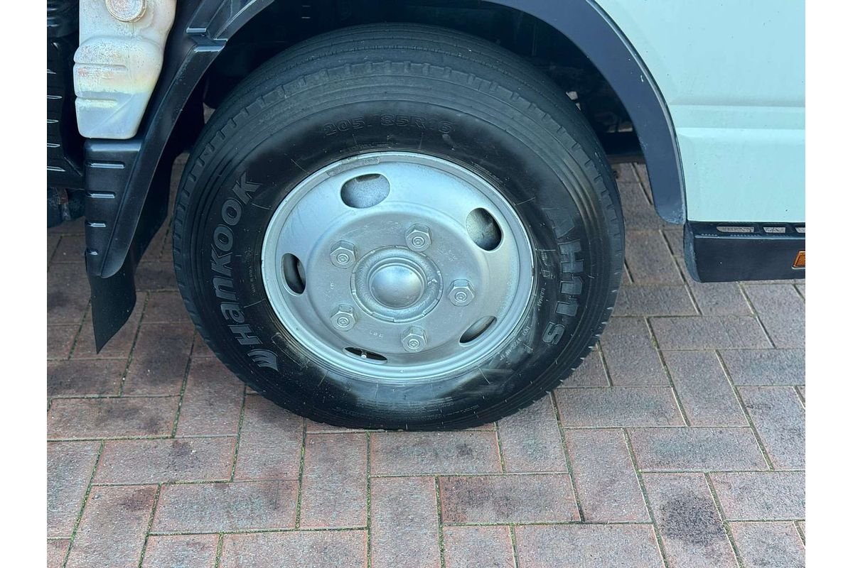 2006 Mitsubishi Canter FE84P 3.5 4x2