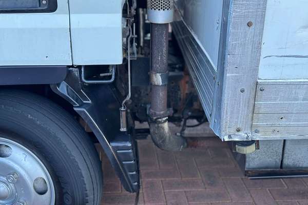2006 Mitsubishi Canter FE84P 3.5 4x2