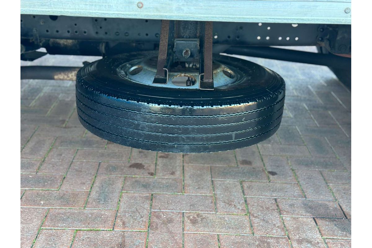 2006 Mitsubishi Canter FE84P 3.5 4x2