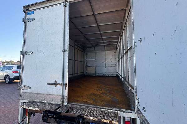 2006 Mitsubishi Canter FE84P 3.5 4x2