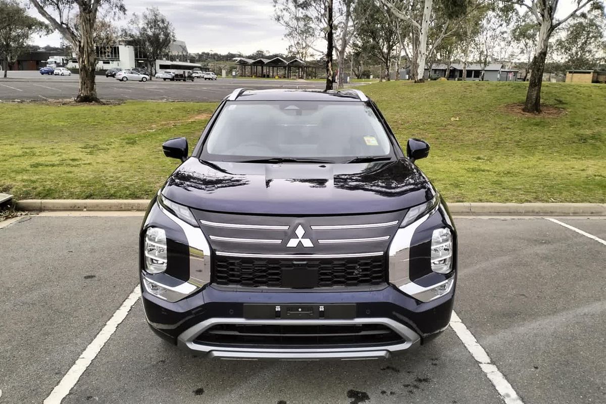 2025 Mitsubishi Outlander Exceed ZM