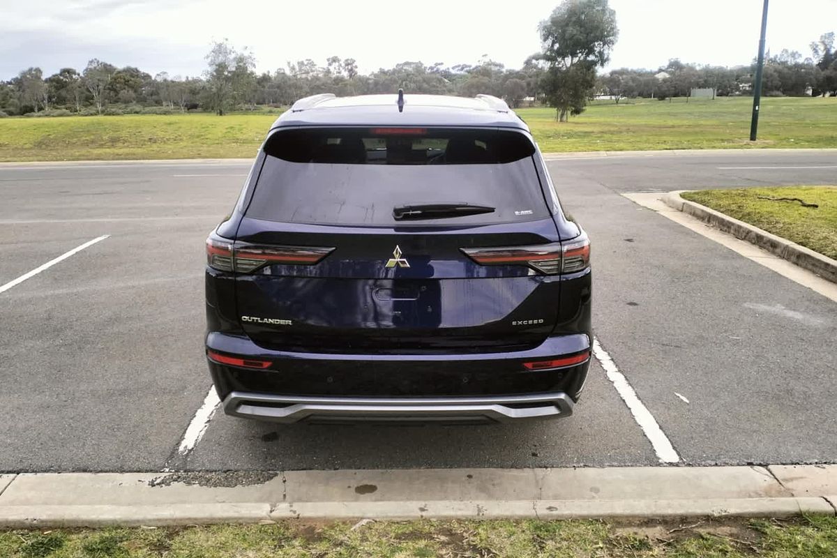 2025 Mitsubishi Outlander Exceed ZM