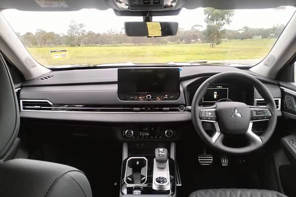 2025 Mitsubishi Outlander Exceed ZM