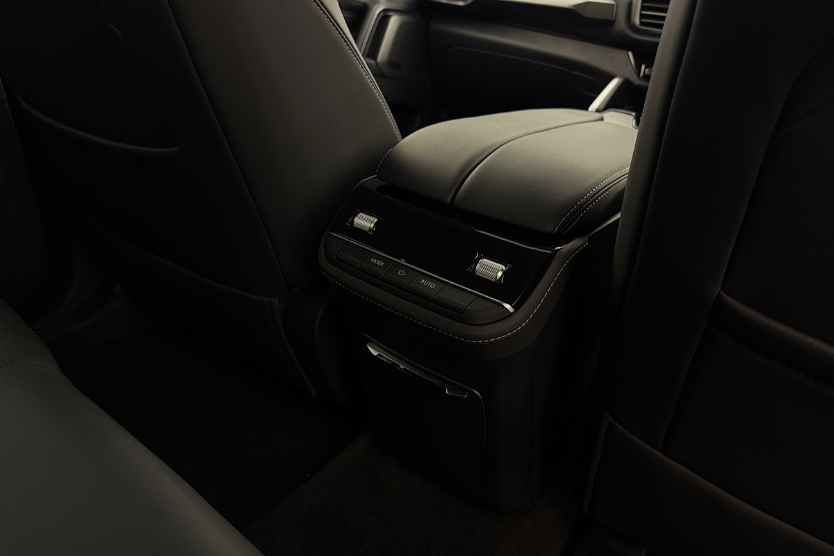 2025 LDV D90 Executive SV9A
