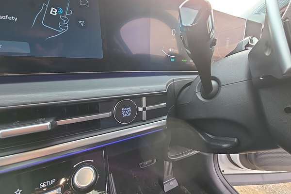2025 Hyundai Santa Fe Hybrid Elite MX5.V1