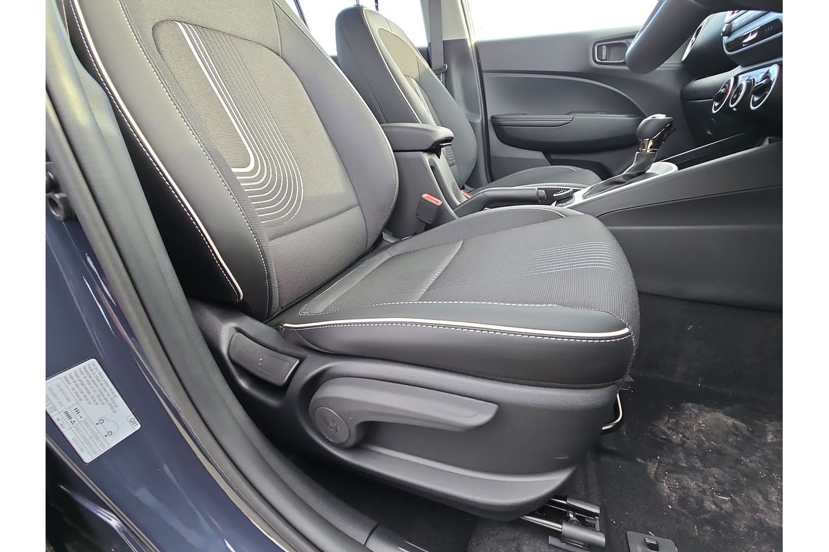 2025 Hyundai Venue Active QX.V5
