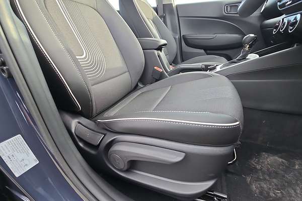 2025 Hyundai Venue Active QX.V5