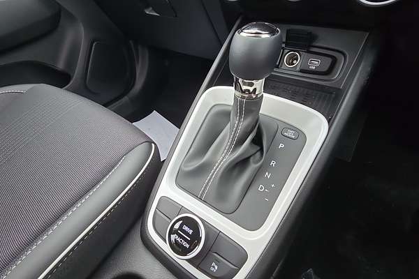 2025 Hyundai Venue Active QX.V5