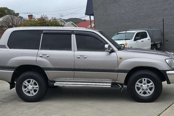 2004 Toyota Landcruiser GXL HDJ100R