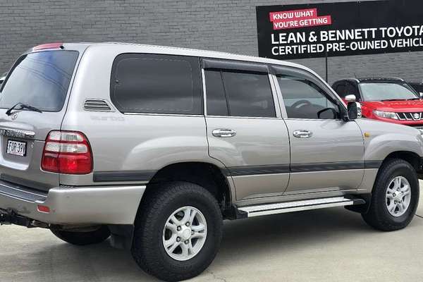 2004 Toyota Landcruiser GXL HDJ100R