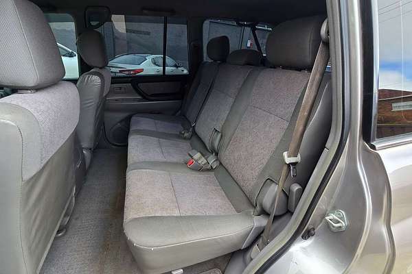 2004 Toyota Landcruiser GXL HDJ100R