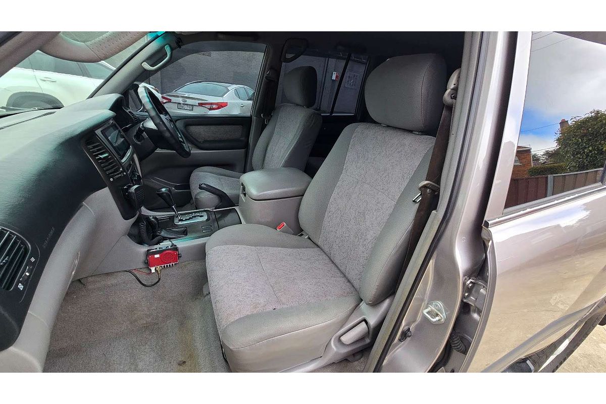2004 Toyota Landcruiser GXL HDJ100R