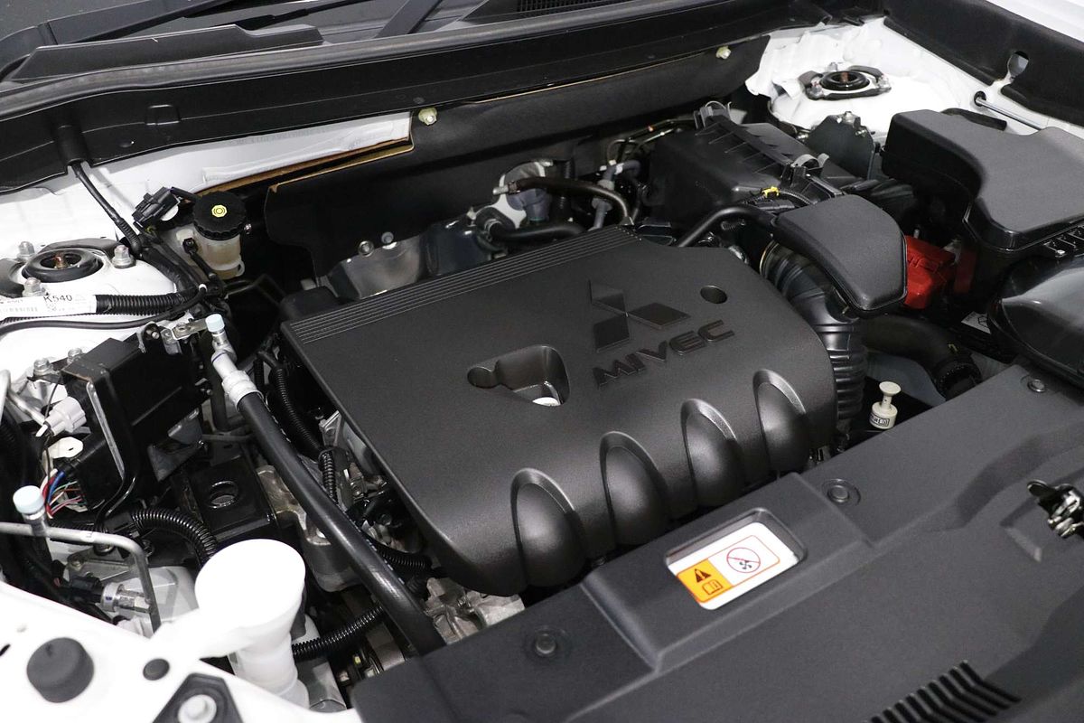 2018 Mitsubishi Outlander ES ADAS ZL