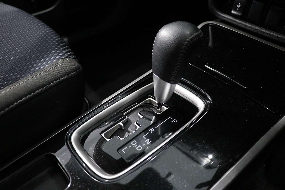 2018 Mitsubishi Outlander ES ADAS ZL