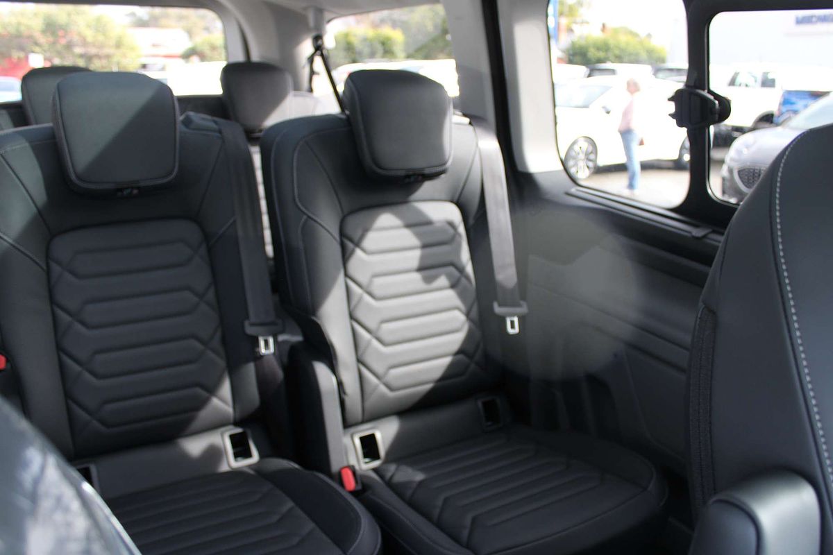 2025 Ford Tourneo Titanium X AV SWB