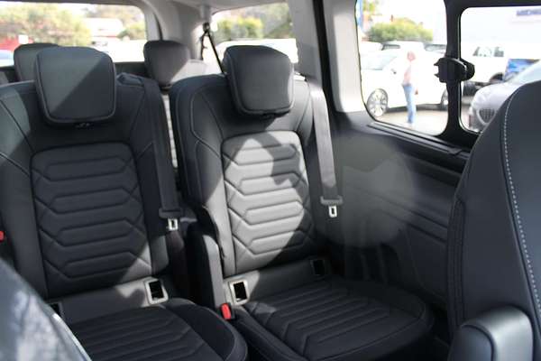 2025 Ford Tourneo Titanium X AV SWB