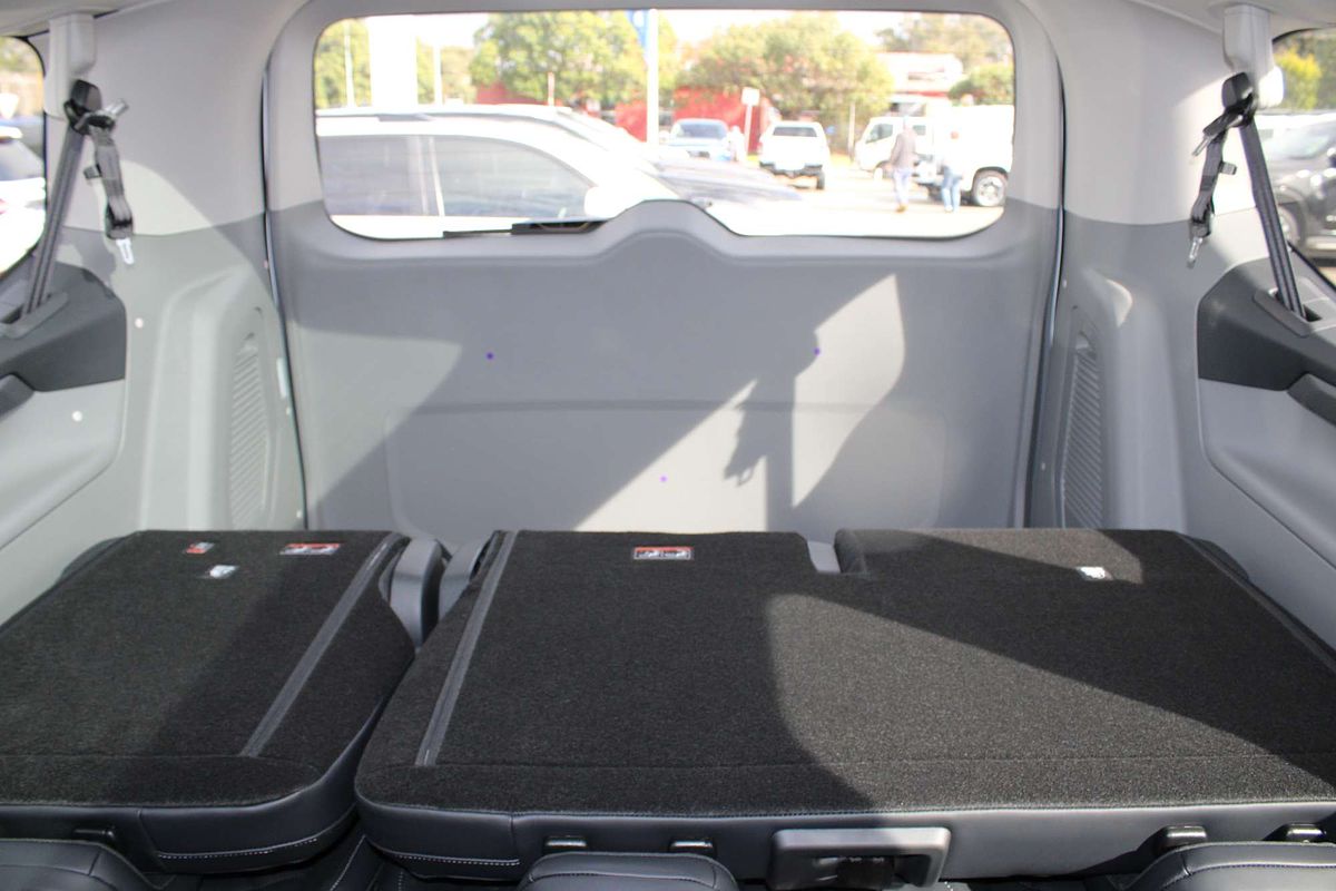2025 Ford Tourneo Titanium X AV SWB