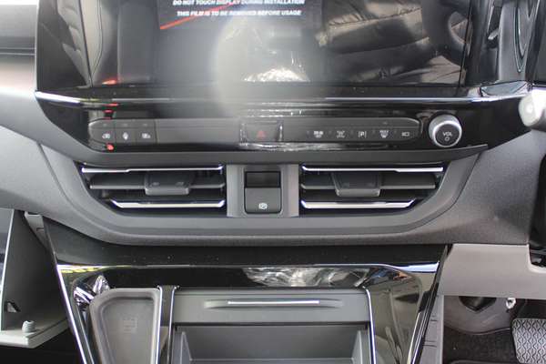 2025 Ford Tourneo Titanium X AV SWB