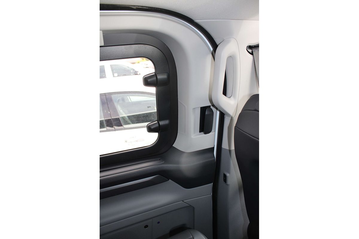 2025 Ford Tourneo Titanium X AV SWB