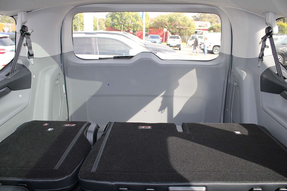 2025 Ford Tourneo Titanium X AV SWB