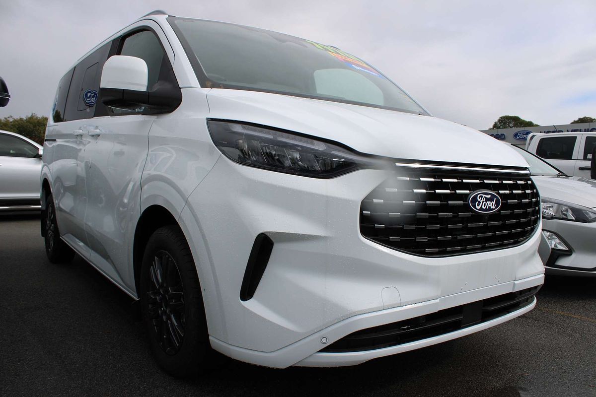 2025 Ford Tourneo Titanium X AV SWB
