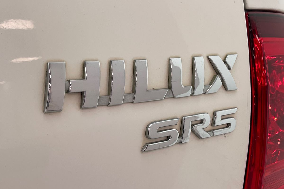 2015 Toyota Hilux SR5 GUN126R 4X4