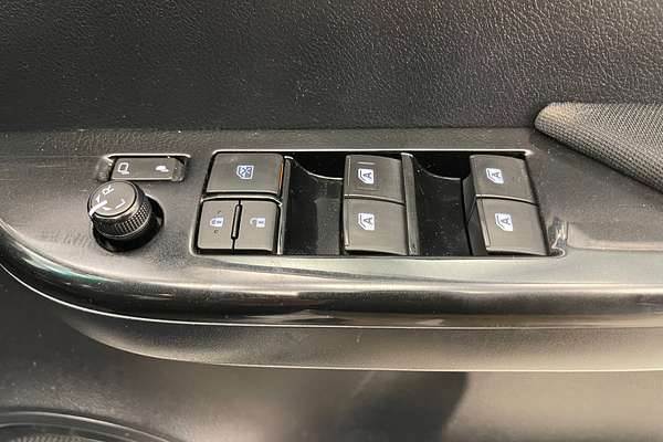 2015 Toyota Hilux SR5 GUN126R 4X4
