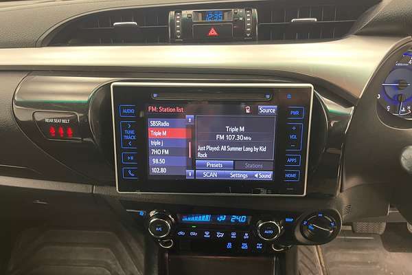 2015 Toyota Hilux SR5 GUN126R 4X4