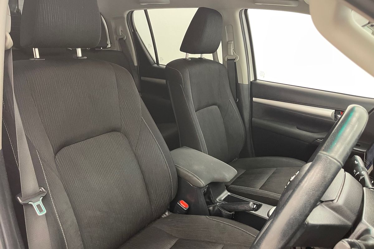 2015 Toyota Hilux SR5 GUN126R 4X4