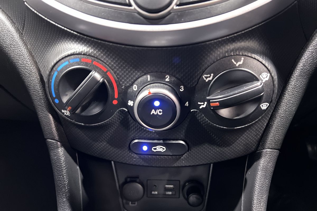 2016 Hyundai Accent Active RB4