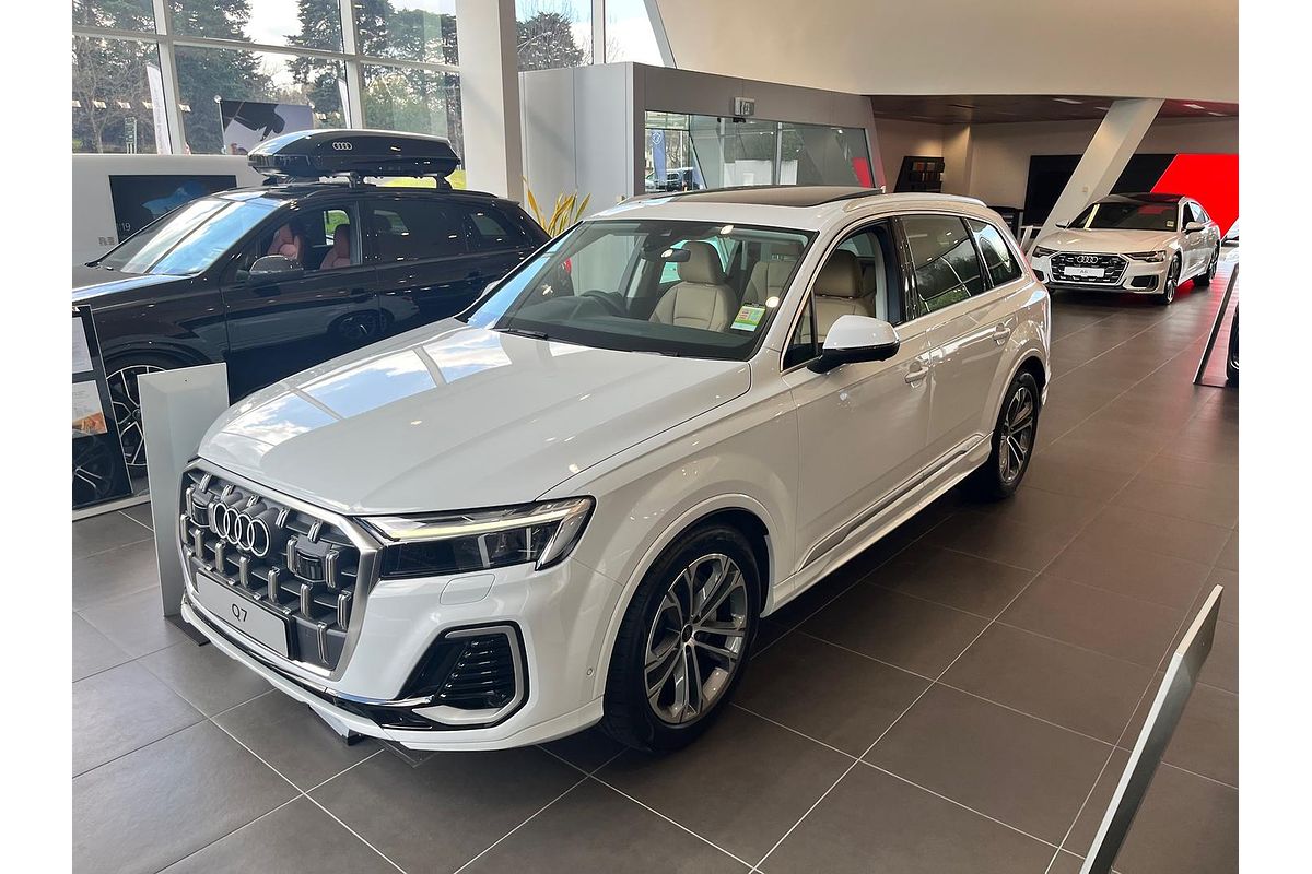 2025 Audi Q7 45 TFSI 4M