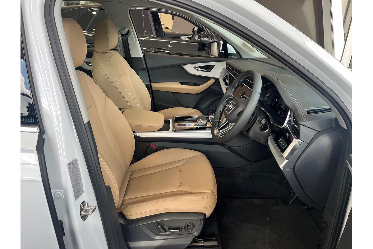 2025 Audi Q7 45 TFSI 4M