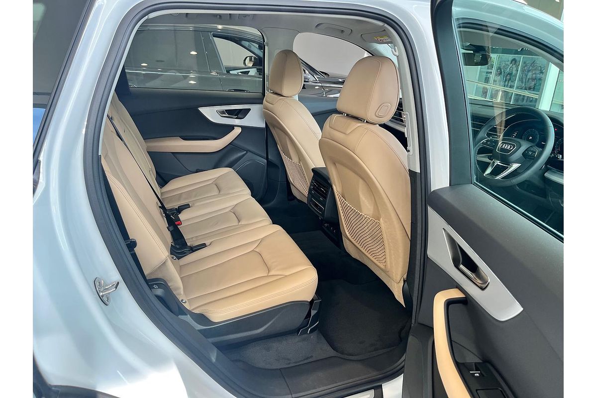 2025 Audi Q7 45 TFSI 4M