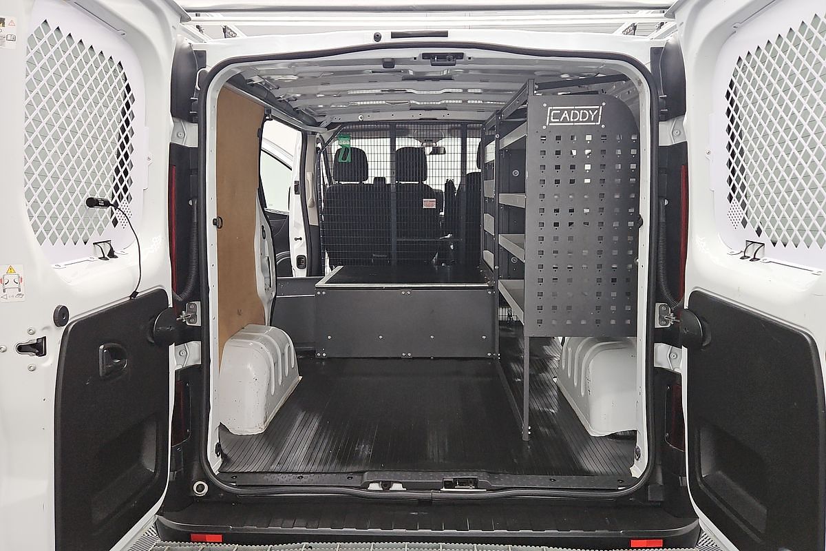 2021 Mitsubishi Express GLX SN SWB