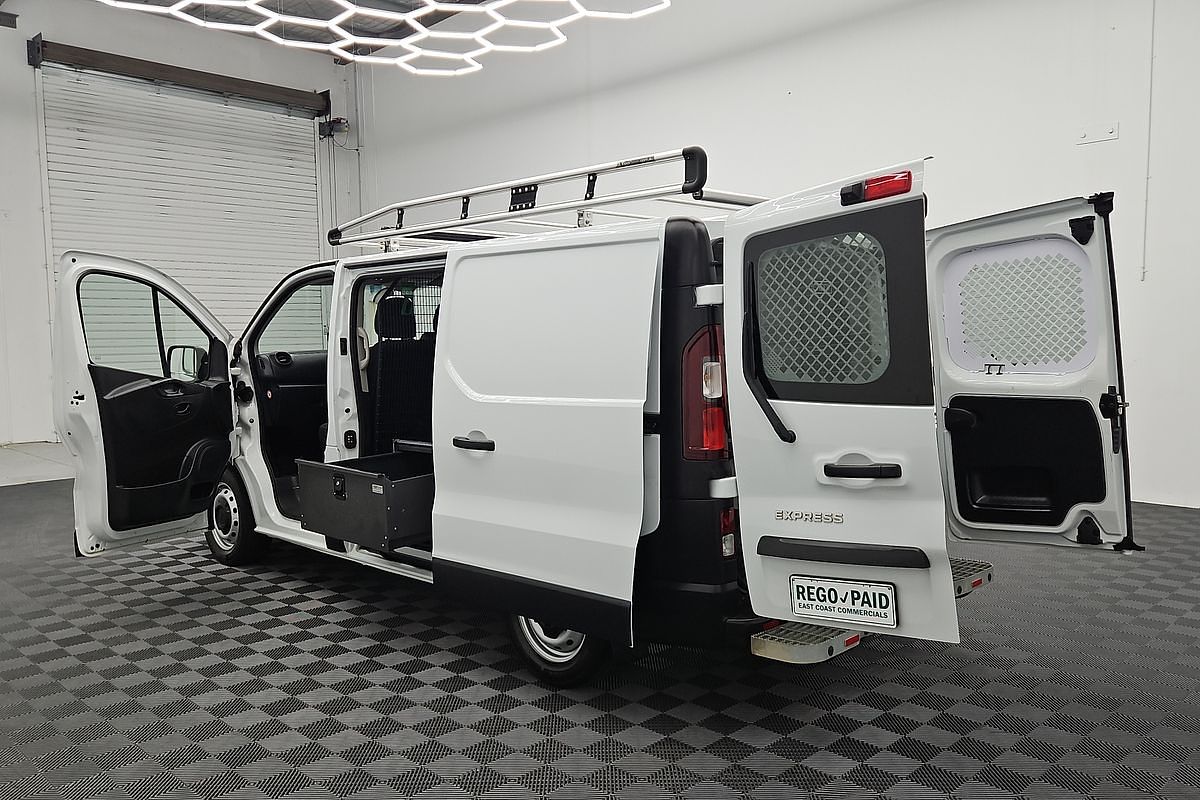 2021 Mitsubishi Express GLX SN SWB