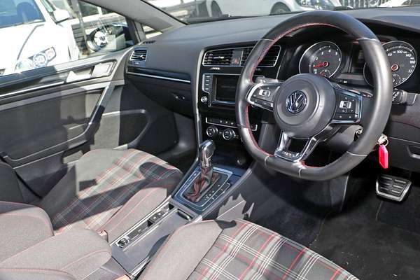 2014 Volkswagen Golf GTI 7