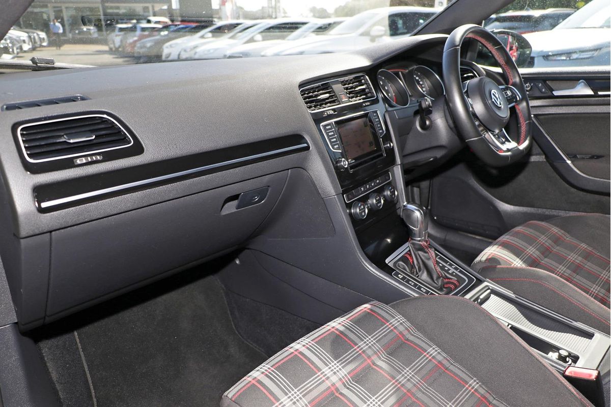 2014 Volkswagen Golf GTI 7