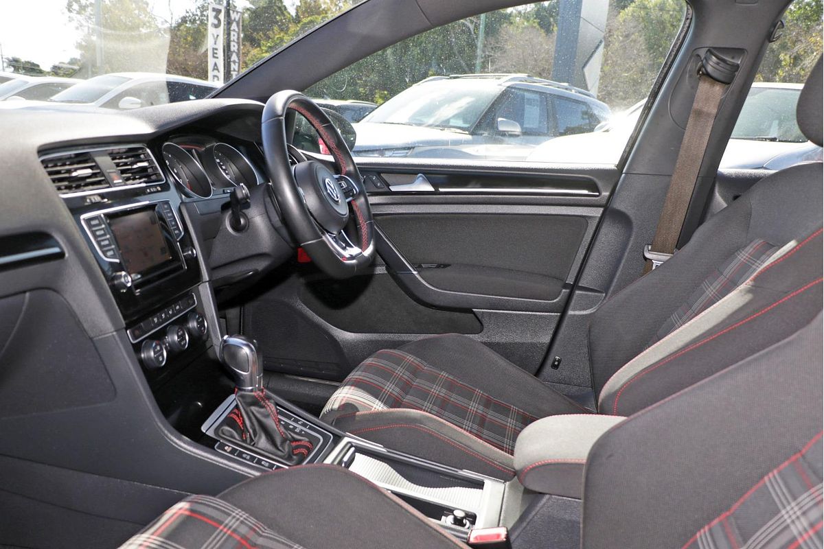 2014 Volkswagen Golf GTI 7