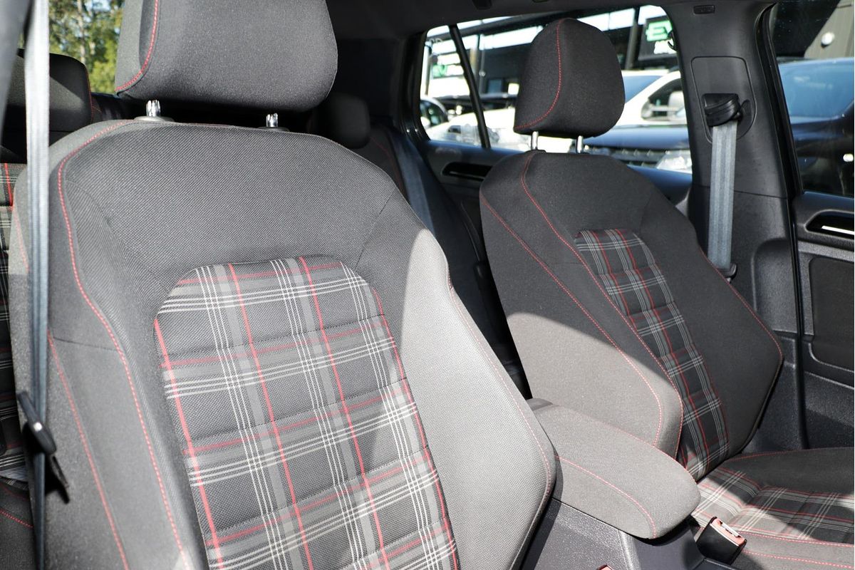 2014 Volkswagen Golf GTI 7