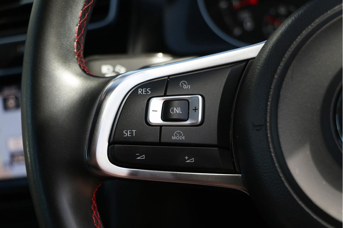 2014 Volkswagen Golf GTI 7
