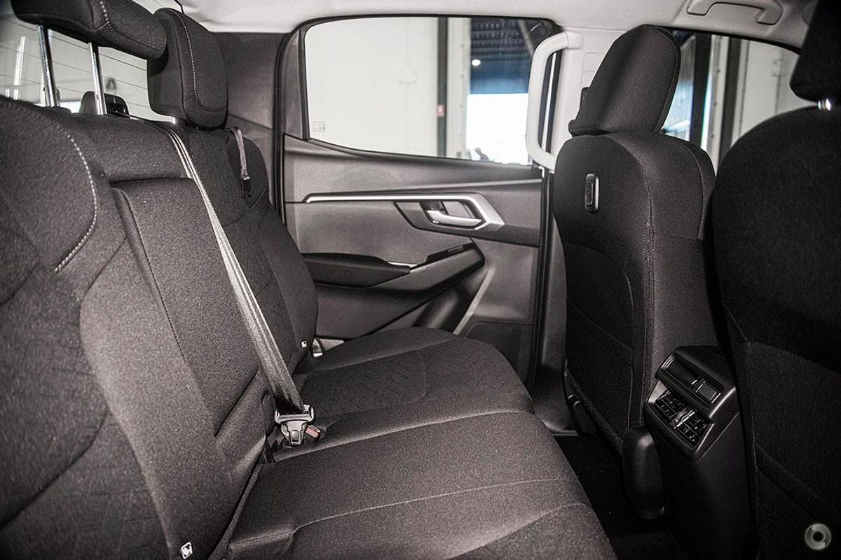 2025 Isuzu D-MAX LS-M 4X4