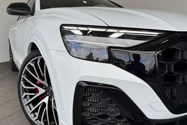 2025 Audi SQ8 TFSI F1