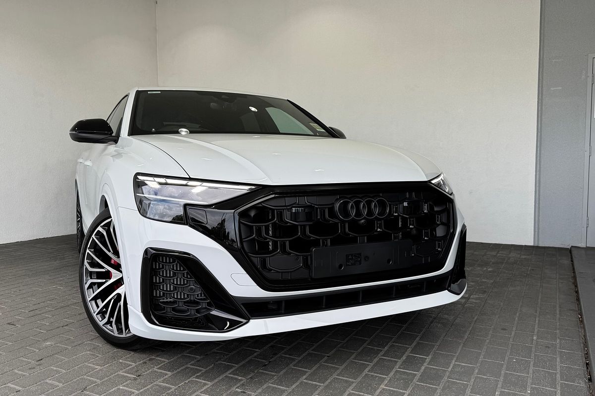2025 Audi SQ8 TFSI F1
